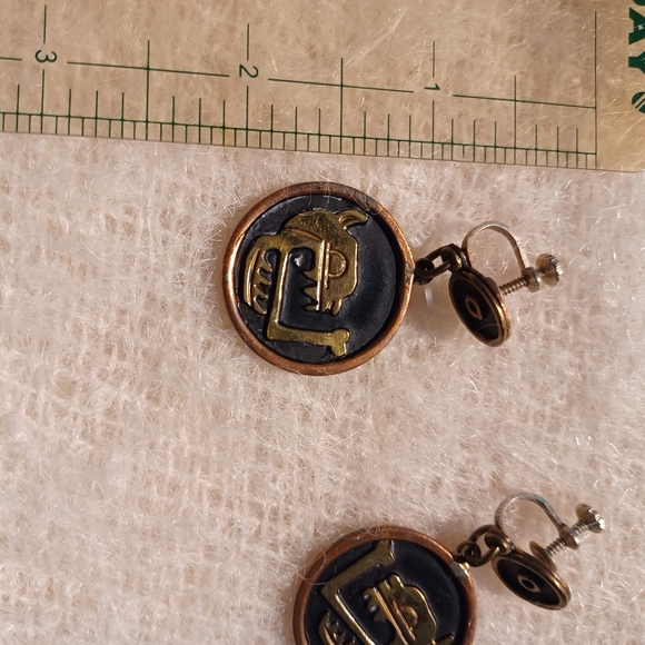 Vintage Mayan Mexican screw back earings - Picture 5 of 5